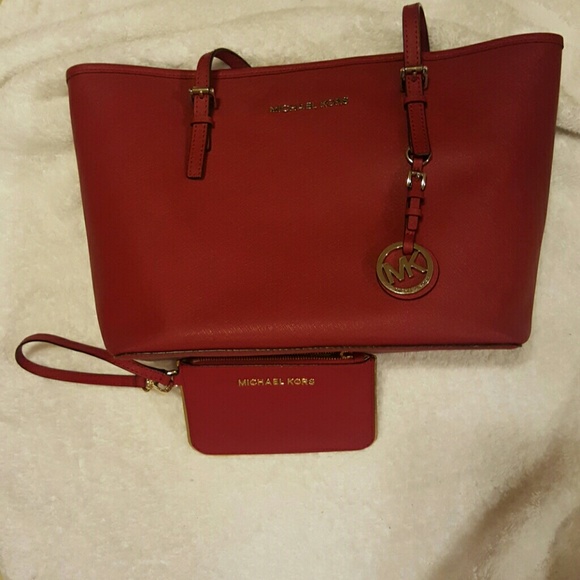 Michael kors purse with wristlet Authentic   RED - Picture 6 of 7